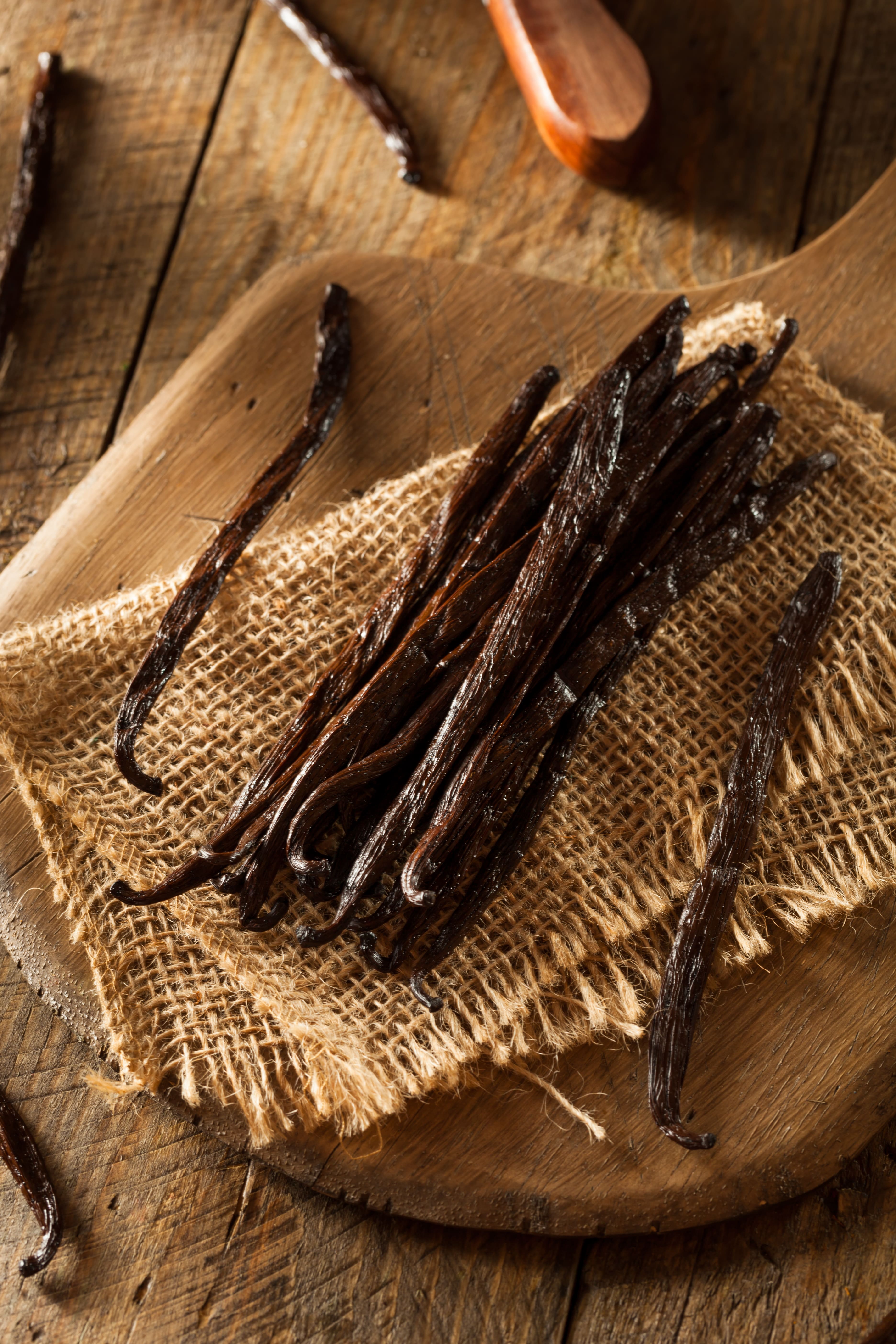 raw-organic-vanilla-beans-2023-11-27-05-01-03-utc.jpg